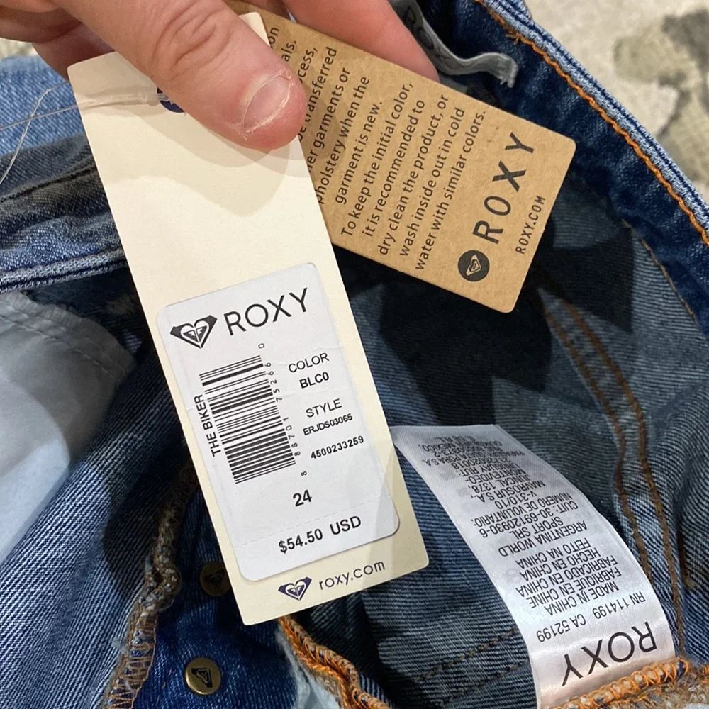 💕 Roxy NWT $54.60 the biker jean cut off shorts sz 24 💕